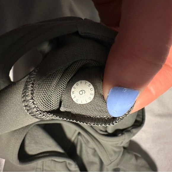 Lululemon bra - Picture 6 of 6